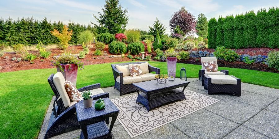 Blog_Backyard Furniture and Landscape_900x450