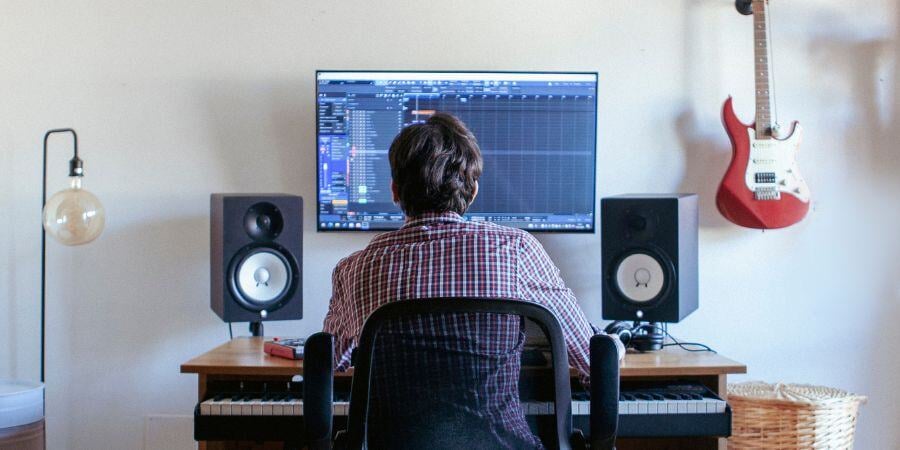 Blog_Backyard Music Studio_900x450