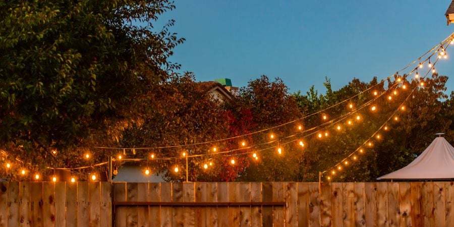 Blog_Backyard String Lights_900x450