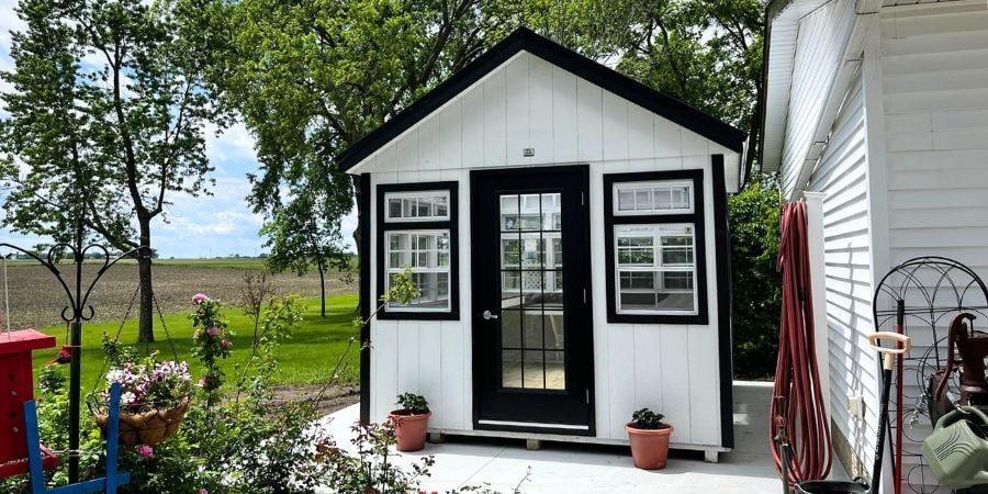 Blog_BackyardGreenhouseGardening_900x450