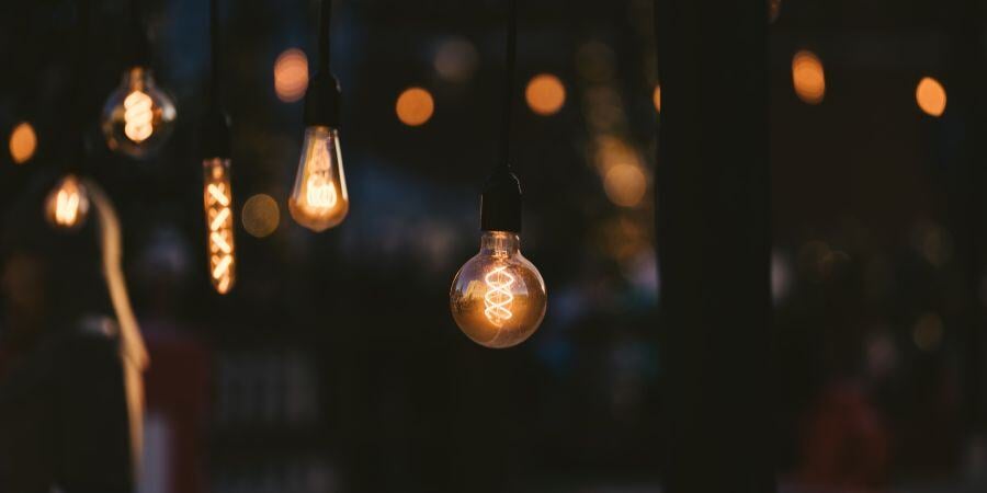 Blog_BackyardStringLights_900x450