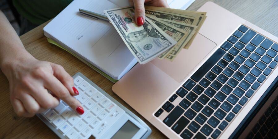 Blog_BudgetingForAChickenCoop_900x450