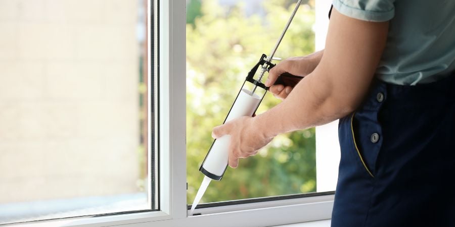 Blog_Caulking Windows_900x450