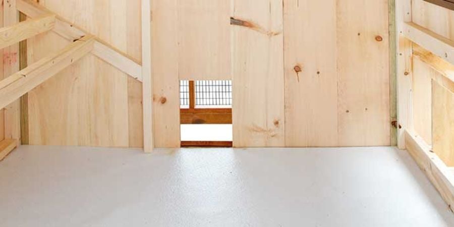 Blog_ChickenCoopFlooringWithCoopDoor_900x450