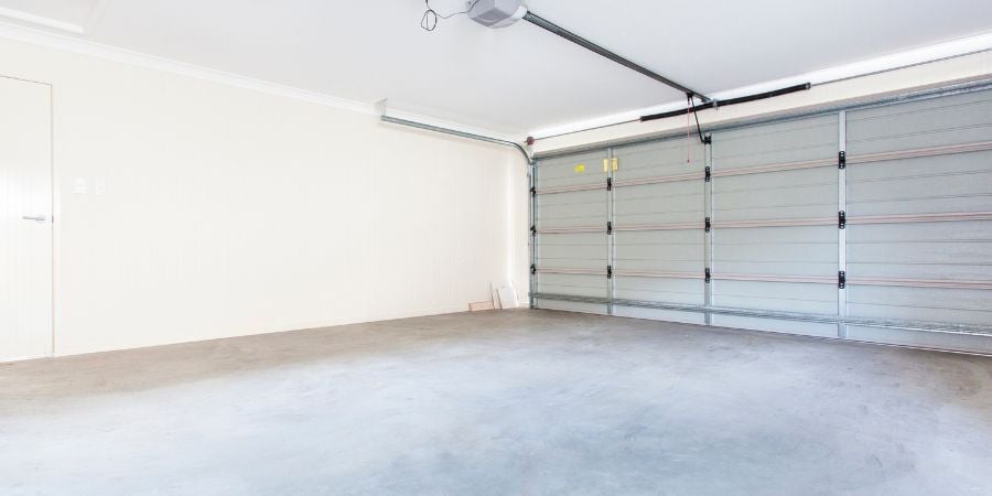 Blog_EmptyGarage_900x450
