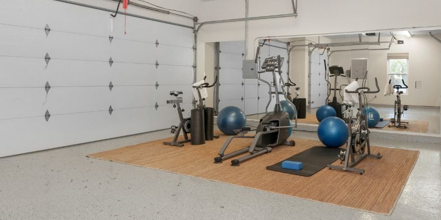 Blog_GarageHomeGym_900x450