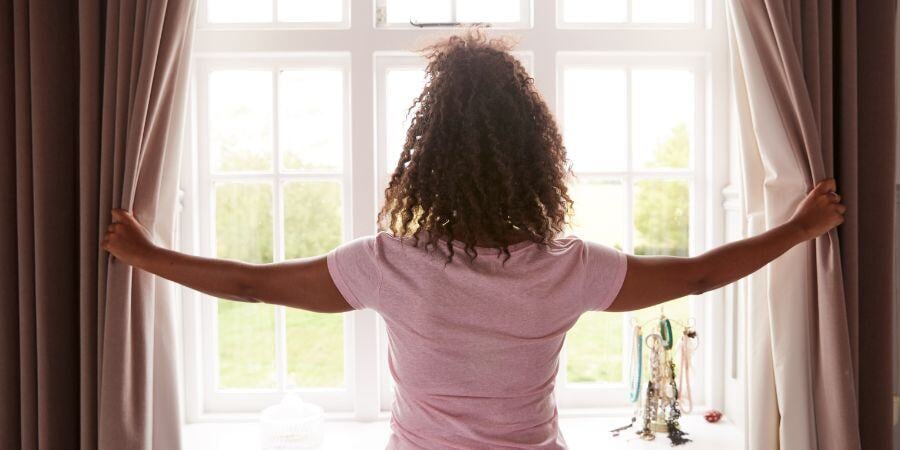 Blog_GuestRoomCurtains_900x450