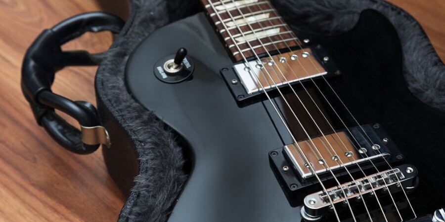 Blog_Guitar in Case_900x450