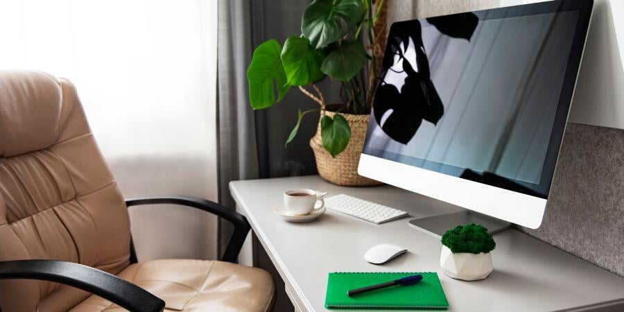 Blog_Home Office in Shed_900x450 (1)