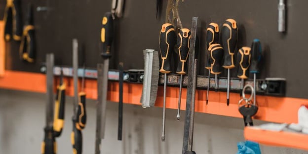 Blog_MagneticStripForTools_900x450
