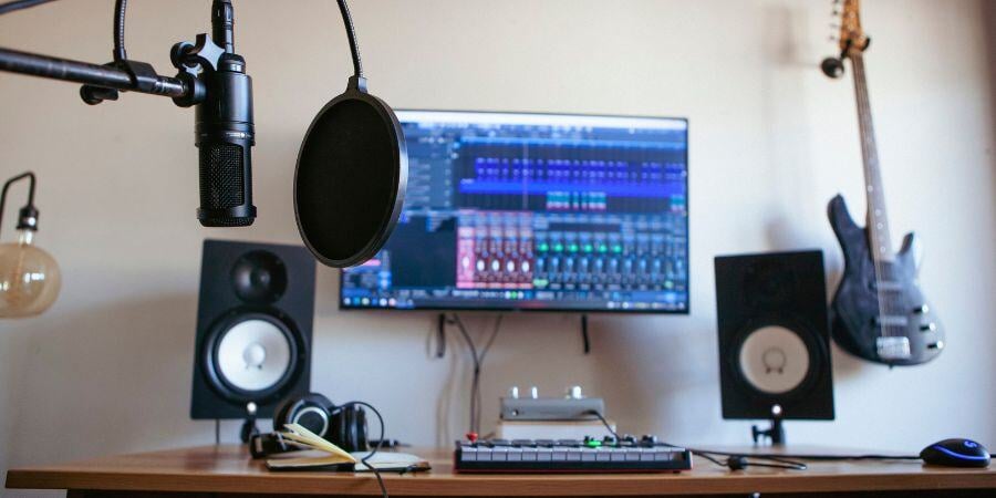 Blog_Music Studio in Shed_900x450