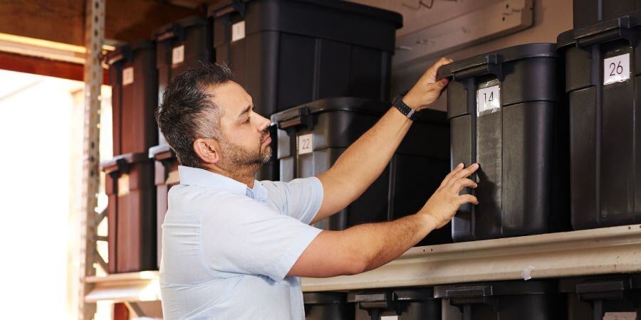 Blog_OrganizingGarage_900x450
