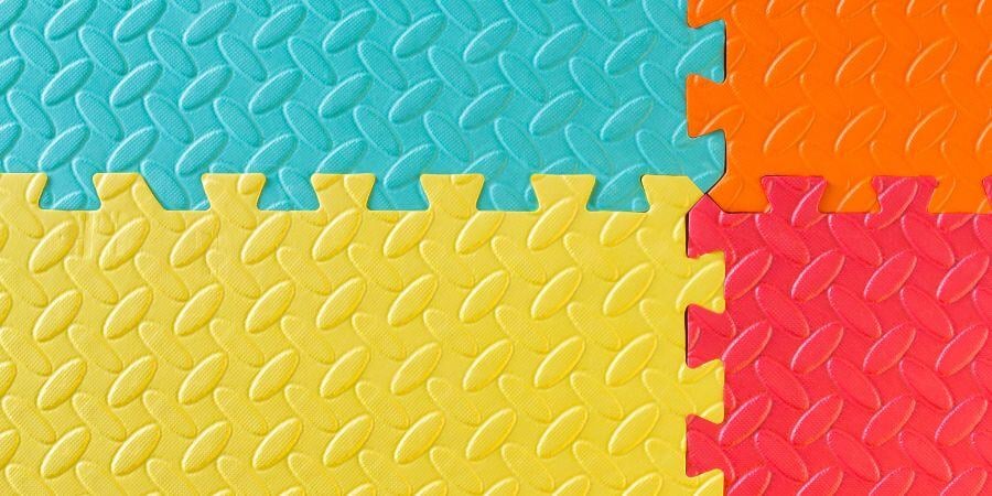 Blog_PlayhouseFloorMaterials_900x450
