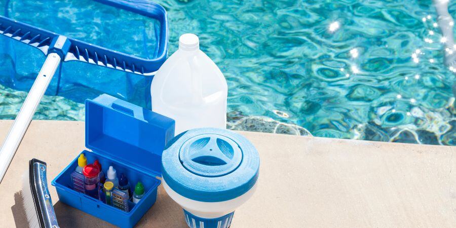 Blog_Pool Chemicals_900x450
