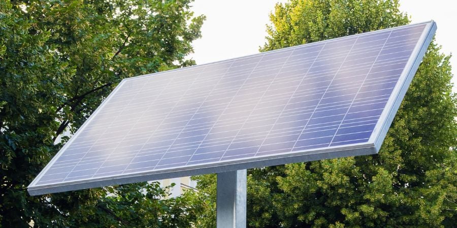 Blog_SolarPanelforGreenhouse_900x450