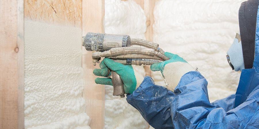 Blog_SprayFoamInsulation_900x450