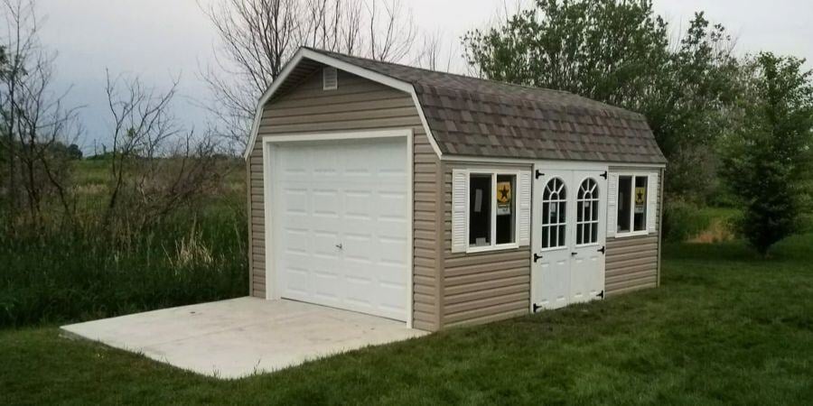 Blog_TanCustomDetachedGarage_900x450