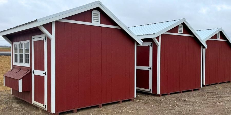Blog_ThreeRedFreeRangeChickenCoops_900x450