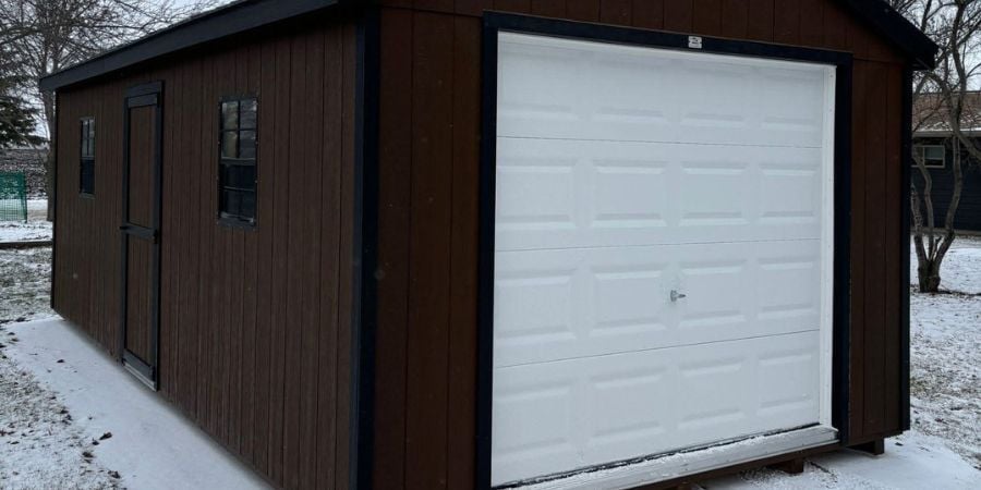 Blog_WinterizeGarageDoor_900x450