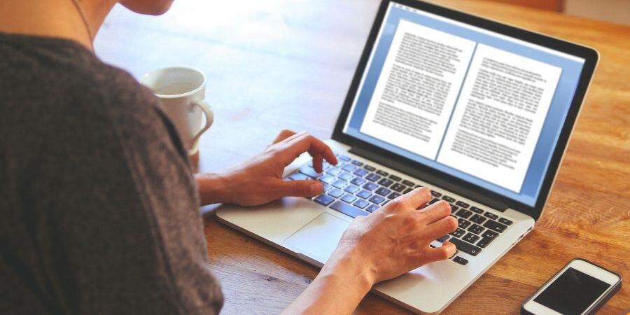 Blog_WritingOnLaptop_900x450
