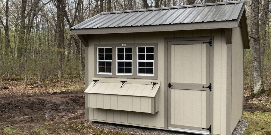 Elevated Chicken Living: High-quality Coops for Superior Comfort & Style