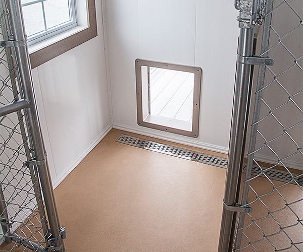 Features_Kennels_DogDoor
